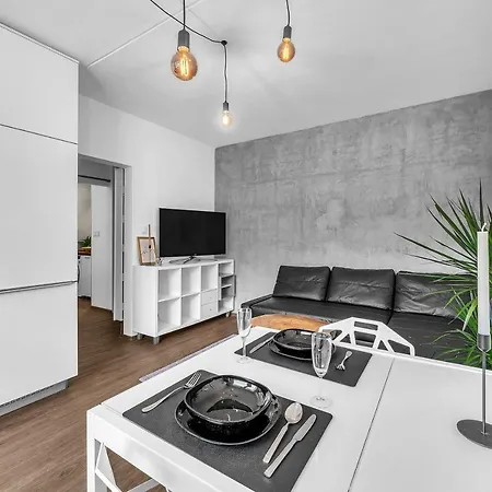 Lucie Apartament *